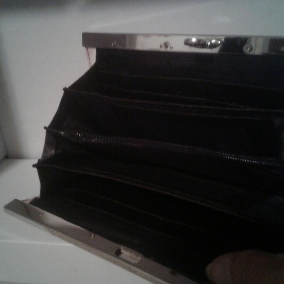 Bag it Diva Wallet - Picture 2 of 2